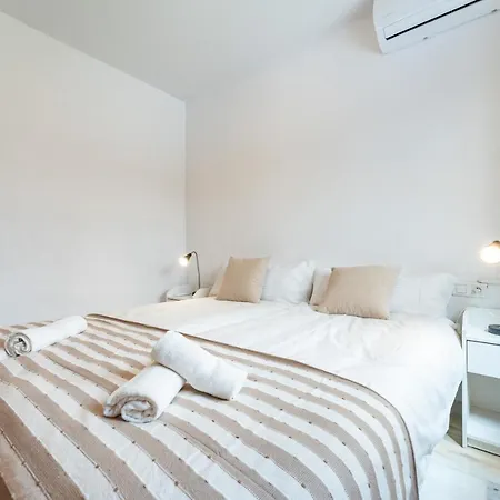 Ramon Y Cajal Апартаменти